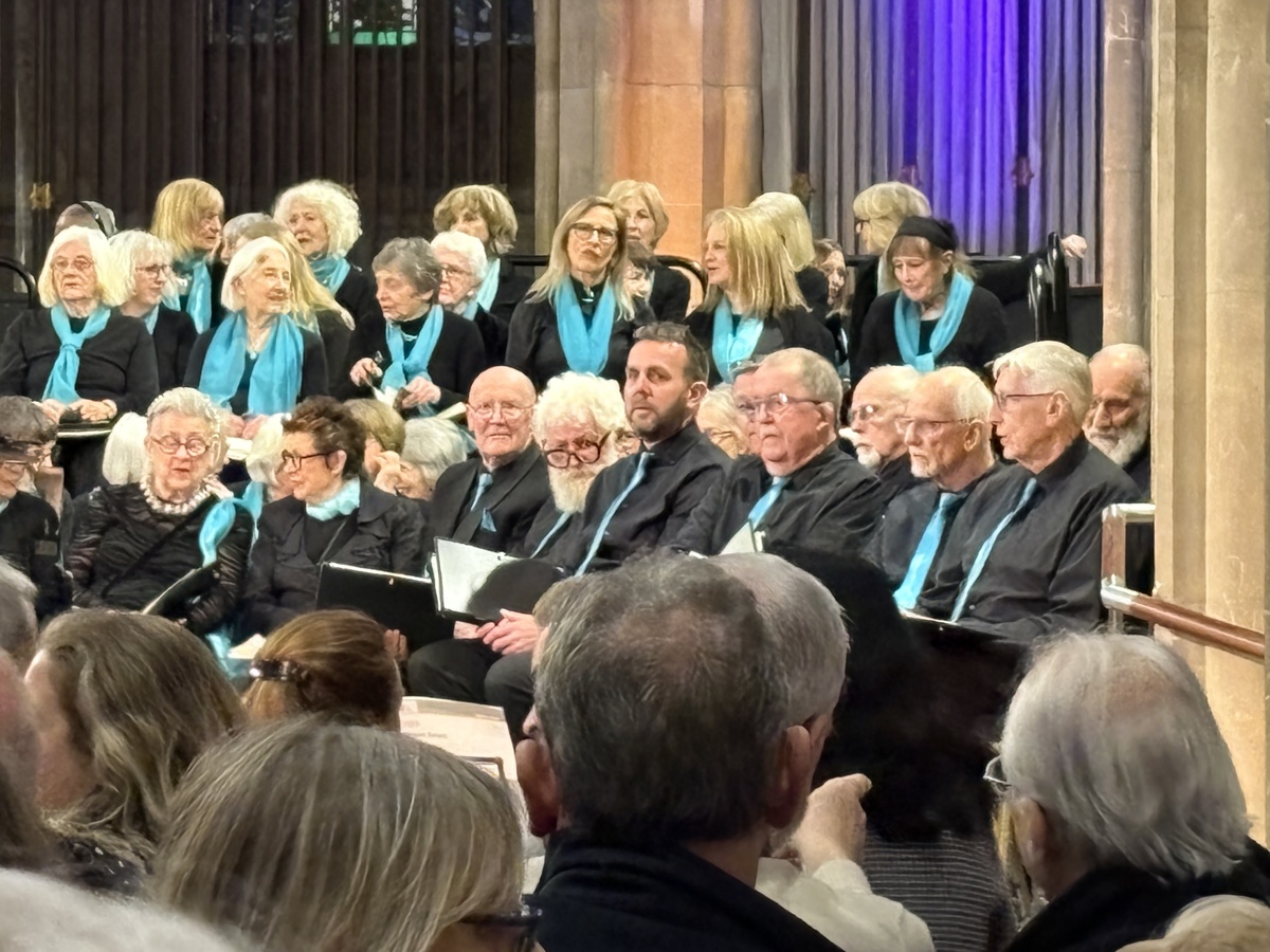 More singers ready!